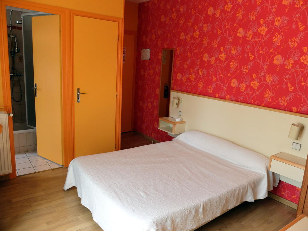 Les Messageries Hotell Saint-Flour  Rum bild