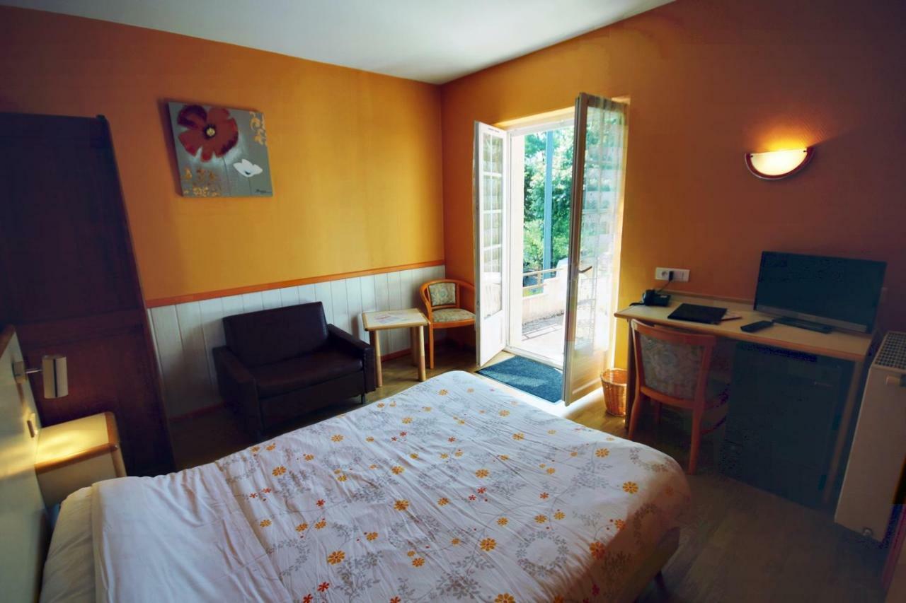 Les Messageries Hotell Saint-Flour  Rum bild
