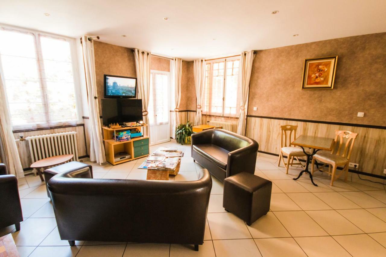 Les Messageries Hotell Saint-Flour  Exteriör bild